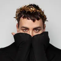 Escucha a undefined, mira videos musicales, lee su biografía, consulta las fechas de las gira y más.