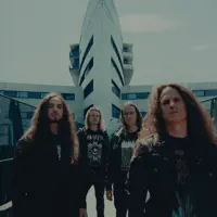 Ascolta undefined, guarda video musicali, leggi la biografia, vedi le date del tour & altro!