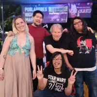 聆聽 undefined、觀看音樂影片、閱讀小傳、查看巡演日期等！