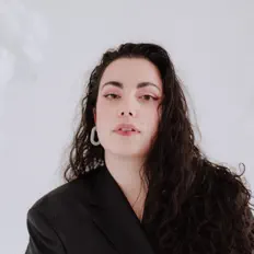 聆聽 Orelle Soyeux、觀看音樂影片、閱讀小傳、查看巡演日期等！