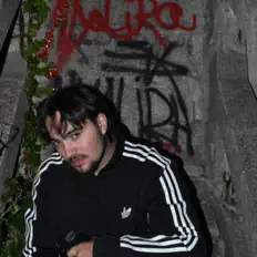 收听 Skiarra、观看音乐视频、阅读小传、查看巡演日期等 ！