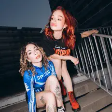 收听 Copycat、观看音乐视频、阅读小传、查看巡演日期等 ！