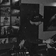 Dengarkan Scraby, tonton video musik, baca bio, lihat tanggal tur & lainnya!