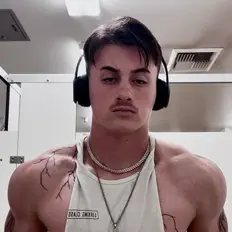 Posłuchaj wykonawcy Wingz, obejrzyj teledyski, przeczytaj biografię, zobacz daty tras koncertowych i nie tylko!