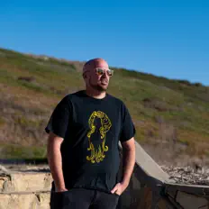 Belted Sweater dinle, müzik videolarını izle, biyografisini oku, tur tarihlerini ve daha fazlasını gör!