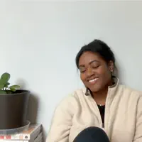 Luister naar undefined, bekijk muziekvideo's, lees de bio, bekijk de tourdata, en meer!