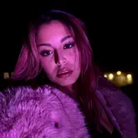 undefinedを聴いたり、ミュージックビデオを鑑賞したり、経歴やツアー日程などを確認したりしましょう！