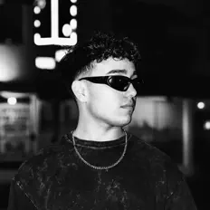 Posłuchaj wykonawcy Yankaa, obejrzyj teledyski, przeczytaj biografię, zobacz daty tras koncertowych i nie tylko!