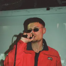 Ouve Nake Little, vê vídeos de música, lê a biografia, vê as datas da digressão e muito mais!