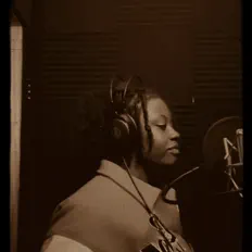 Escucha a IamZ, mira vídeos musicales, lee la biografía, consulta fechas de giras y mucho más.