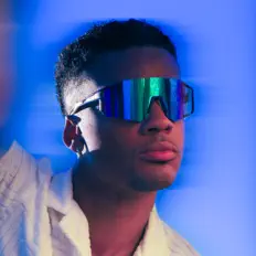 聆聽 Marlon Anthony、觀看音樂影片、閱讀小傳、查看巡演日期等！