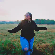 Écoutez Ciamara, regardez des vidéoclips, lisez la biographie, consultez les dates de tournée et plus encore !