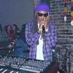 Ακούστε περιεχόμενο από Tony Mon, παρακολουθήστε μουσικά βίντεο, διαβάστε το βιογραφικό, δείτε ημερομηνίες περιοδείας, και πολλά ακόμη!