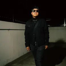 Listen to Alan Leon, watch music videos, read bio, see tour dates & more!