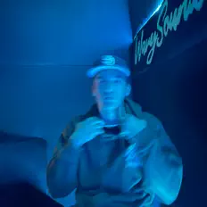 Kelobee을(를) 듣고, 뮤직 비디오를 보고, 약력을 읽고, 투어 일정 등을 확인하세요!