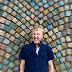 Listen to Simon Pedersen, watch music videos, read bio, see tour dates & more!