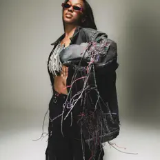 收听 Lahrel、观看音乐视频、阅读小传、查看巡演日期等 ！