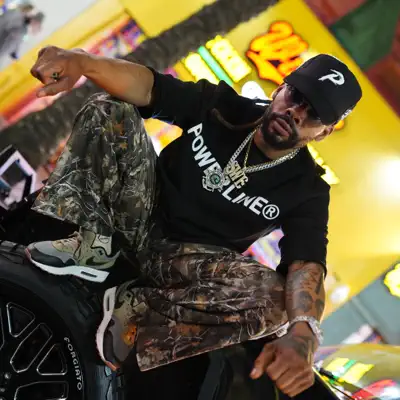 Listen to Chuckwavy, watch music videos, read bio, see tour dates & more!