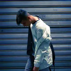 收听 Precious、观看音乐视频、阅读小传、查看巡演日期等 ！