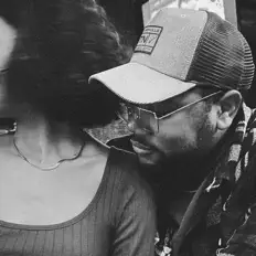 聆聽 Khari Taurii、觀看音樂影片、閱讀小傳、查看巡演日期等！