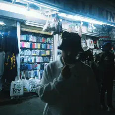 收听 La Ca$ta、观看音乐视频、阅读小传、查看巡演日期等 ！