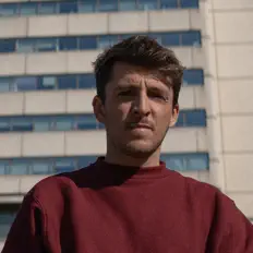 收听 Laroze、观看音乐视频、阅读小传、查看巡演日期等 ！