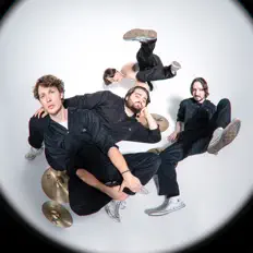 Vision Arcade dinle, müzik videolarını izle, biyografisini oku, tur tarihlerini ve daha fazlasını gör!