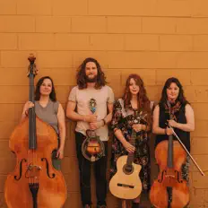 聆聽 Redd & The Paper Flowers、觀看音樂影片、閱讀小傳、查看巡演日期等！