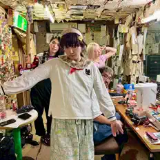 Ακούστε περιεχόμενο από Shinsei kamattechan, παρακολουθήστε μουσικά βίντεο, διαβάστε το βιογραφικό, δείτε ημερομηνίες περιοδείας, και πολλά ακόμη!