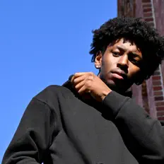 Ouve Zuvvy.T, vê vídeos de música, lê a biografia, vê as datas da digressão e muito mais!