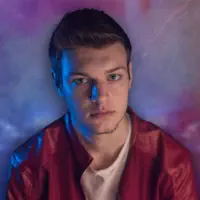 Poslechněte si interpreta undefined, sledujte hudební videa, přečtěte si životopis, podívejte se na data turné a další informace.
