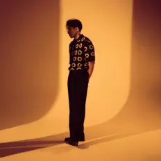 Écoutez Electric Child, regardez des vidéoclips, lisez la biographie, consultez les dates de tournée et plus encore !