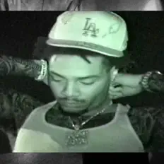 DownHillを聴いたり、ミュージックビデオを鑑賞したり、経歴やツアー日程などを確認したりしましょう！