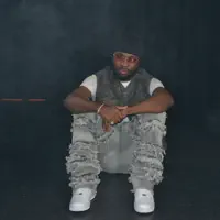Ouça undefined, assista a videoclipes, leia a biografia, veja as datas das turnês e mais!