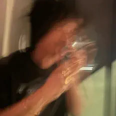 Luister naar NaViD, bekijk muziekvideo's, lees de bio, bekijk de tourdata, en meer!