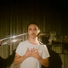 Tōth: песни, клипы, биография, даты выступлений и многое другое.