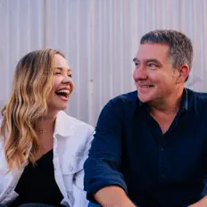 Ascolta Rachel Davis & Darren McMullen, guarda video musicali, leggi la biografia, vedi le date del tour & altro!