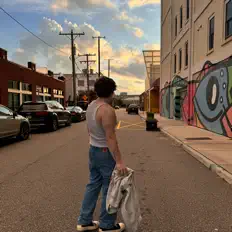 Escucha a KYLELUF, mira videos musicales, lee su biografía, consulta las fechas de las gira y más.