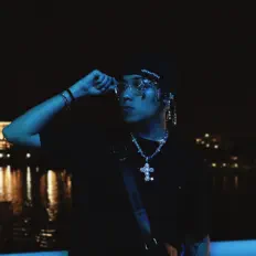 Hör dir ILYMAZZI an, schau dir Musikvideos an, lies die Biografie, finde Tourdaten und mehr!