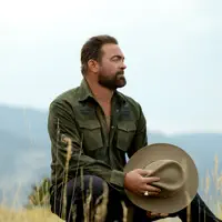 Posłuchaj wykonawcy undefined, obejrzyj teledyski, przeczytaj biografię, zobacz daty tras koncertowych i nie tylko!