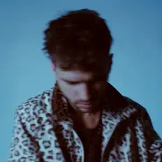 Escucha a Diego Molina, mira videos musicales, lee su biografía, consulta las fechas de las gira y más.