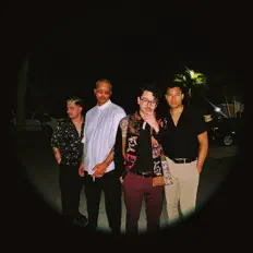 收听 Happy Hour、观看音乐视频、阅读小传、查看巡演日期等 ！