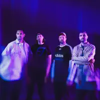 Ascolta undefined, guarda video musicali, leggi la biografia, vedi le date del tour & altro!