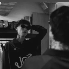 Hör dir ZISE an, schau dir Musikvideos an, lies die Biografie, finde Tourdaten und mehr!