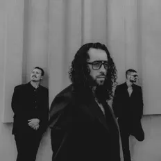 Dengarkan Marina City, tonton video musik, baca bio, lihat tanggal tur & lainnya!