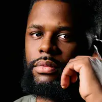 收听 undefined、观看音乐视频、阅读小传、查看巡演日期等 ！