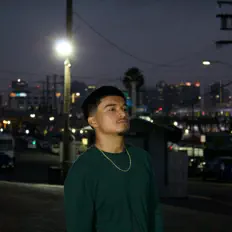 Escucha a Romá, mira vídeos musicales, lee la biografía, consulta fechas de giras y mucho más.