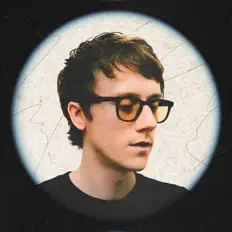 Poslechněte si interpreta Kevin Fluegel, sledujte hudební videa, přečtěte si životopis, podívejte se na data turné a další informace.