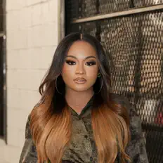 Dengarkan Angela Wilson, tonton video musik, baca bio, lihat tanggal tur & lainnya!