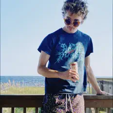 Xenvieraを聴いたり、ミュージックビデオを鑑賞したり、経歴やツアー日程などを確認したりしましょう！